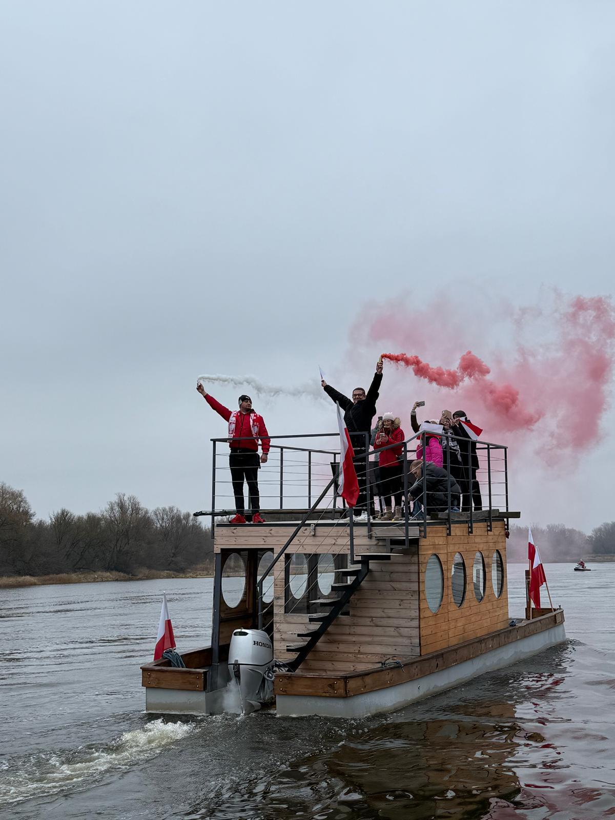 Rejs flarami po Narwi